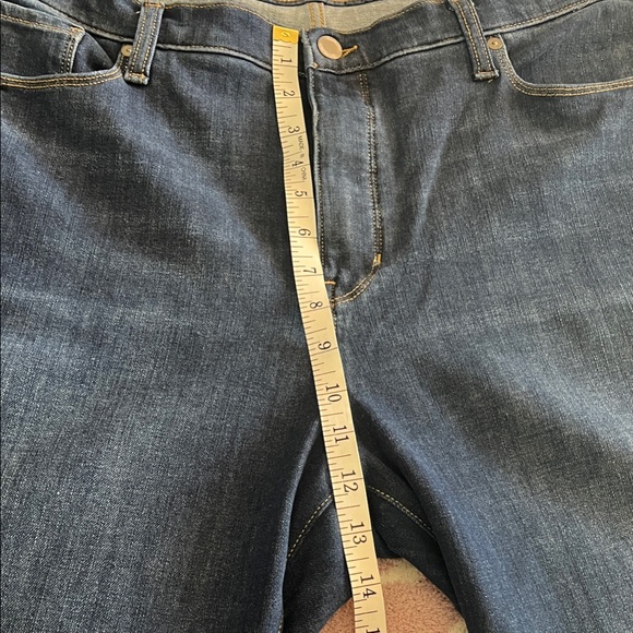 Banana Republic Mid-Rise Skinny Jeans - Picture 4 of 9